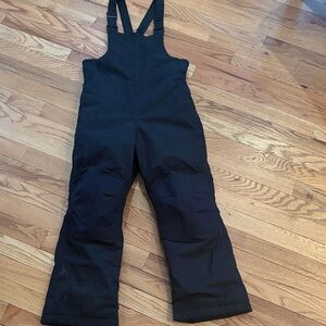 Never worn. Lands end kid snow pants size 8